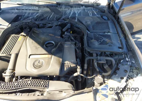 2015 Mercedes-Benz C 300 из США, поврежденный, VIN 55SWF4JB3FU070990